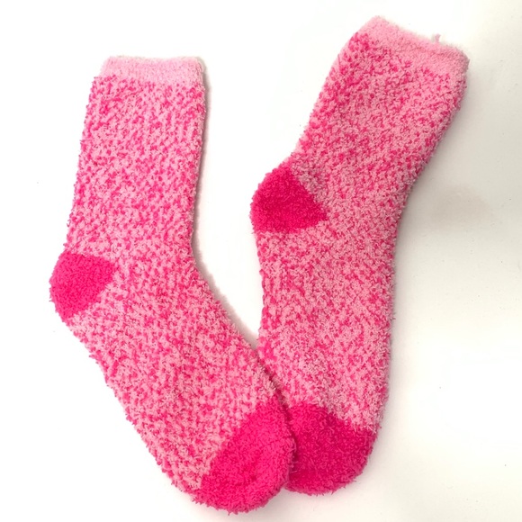 💕GIFTED💕 Pink Fuzzy Socks - Picture 3 of 3